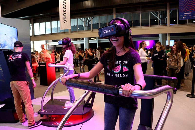 Virtual Reality in Entertainment for customers and entrepreneurs 2020